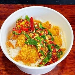 ข้าวสเต็กปลา ซอสกะเพรา