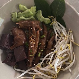 ตีนไก่ตุ๋น ข้อไก่ตุ๋น เลือดไก่