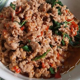 กะเพราหมูสับกับข้าว