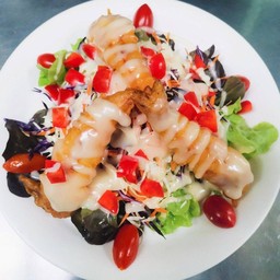 สลัดกุ้งทอด