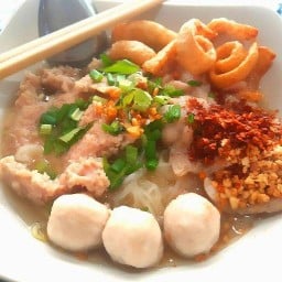ก๋วยเตี๋ยวหมูนุ่มฟ้างาม