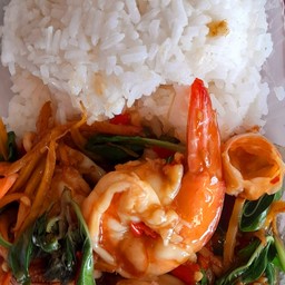 ผัดฉ่าทะเลราดข้าว