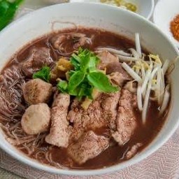 ก๋วยเตี๋ยวแชมป์ หลัง วค.