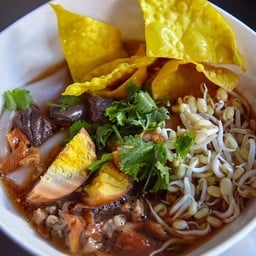 ก๋วยจั๊บน้ำข้นพะโล้(พิเศษ)