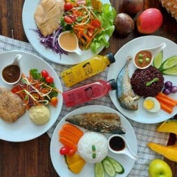 NanaHealthy Cafe' & Bistro