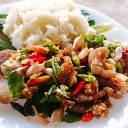 ร้านหมูทอดพริกขี้หนูสด ไม่มีสาขา