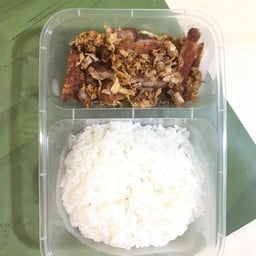 ข้าวเหนียวหมูทอด