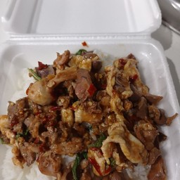 ข้าวกระเพราหมูหมัก