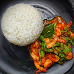 ผัดพริกแกง