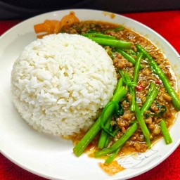 ผัดผักบุ้ง(ใส่เนื้อสัตว์)