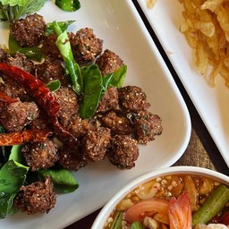 ลาบหมูทอด