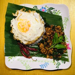 เจ๊ไผ่บ้านกระเพรา