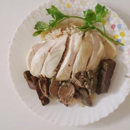 ข้าวมันไก่ต้ม +เครื่องใน