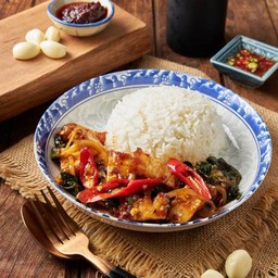 ข้าวหน้า หมูกรอบผัดพริกเผา