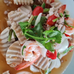 ยำรวมมิตร หมูยอ หมูสับ กุ้ง หมึก