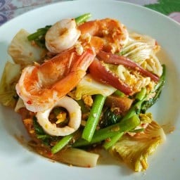สุกี้ กะเตี๋ยวต้มยำเจ้าจอม by กะเพราเผ็ด เผ็ด