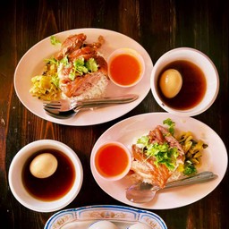 ข้าวขาหมู+ไข่
