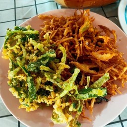 ตำทอด,ผักบุ้ง