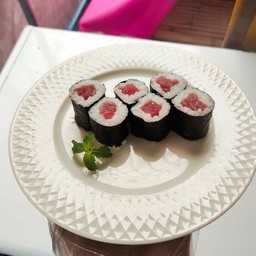 ทูน่ามากิ