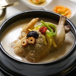 들깨삼계탕 Deulkkae Samgyetang_Ginseng chicken soup with perilla seeds_C2