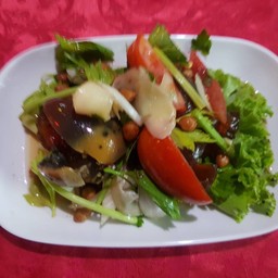 ยำไข่เยี่ยวม้า