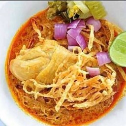 เฮง เฮง ข้าวซอย ขนมจีนน้ำเงี้ยว ข้าวมันไก่ ข้าวขาหมู