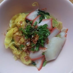 บะหมี่เกี๊ยวหมูแดงน้ำใส