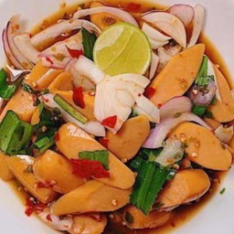 ยำไส้กรอก