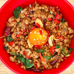 ข้าวกะเพราไข่ดองซีอิ๊ว