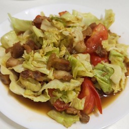 หมูสามชั้นผัดกะหล่ำปลี