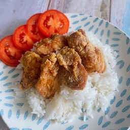 ไก่กรอบซอสน้ำปลา ราดข้าว