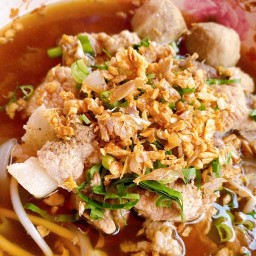 เจ้เปิ้ลก๋วยเตี๋ยวหมูเลียงจันทบุรี