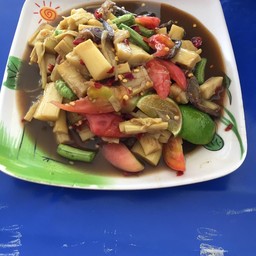 ตำหน่อไม้