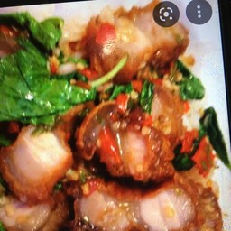 ข้าว  กระเพราหมูกรอบ + ไข่เจียวหมูสับ