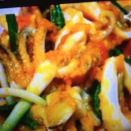 ปลาหมึกผัดไข่เค็ม   กับข้าว