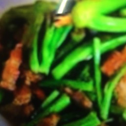 คะน้าคอหมูย่าง (กับข้าว)