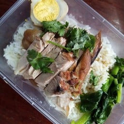 ข้าวขาหมูป้าตุ๊ก