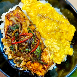 ข้าวกะเพราไข่ข้น