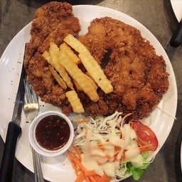 สเต็กหมูทอดพริกไทยดำ