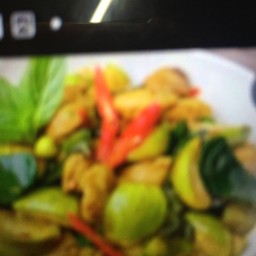 ข้าว+ผักพริกแกงเขียวหวานไก่กรอบ