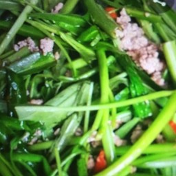ผัดผักบุ้งไก่ย่าง(กับข้าว)