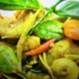ข้าว+ผักพริกแกงเขียวหวานไก่ย่าง