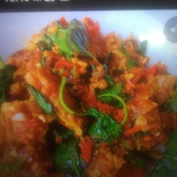 ข้าว กระเพราแหนม