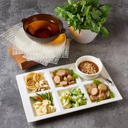 แหนมเนือง