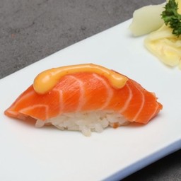 แซลมอนสไปซี่ Spicy Salmon