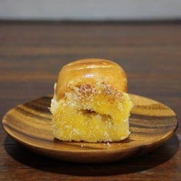 ขนมปังไส้ทะลัก เนย+น้ำตาล