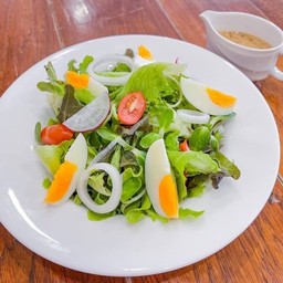 สลัดไข่ ผักสด ปลูกเอง ไร้สาร