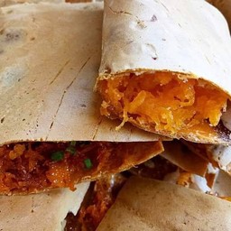 ขนมเบื้องใส่ไข่   หวาน 4 เค็ม 3  (7ชิ้น)