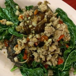 ไข่เยี่ยวม้ากระเพรากรอบ