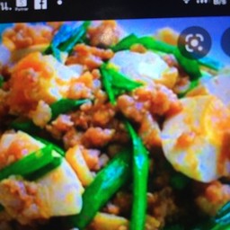 หมูสับผัดไข่เค็ม   ( เป็นกับข้าว  )